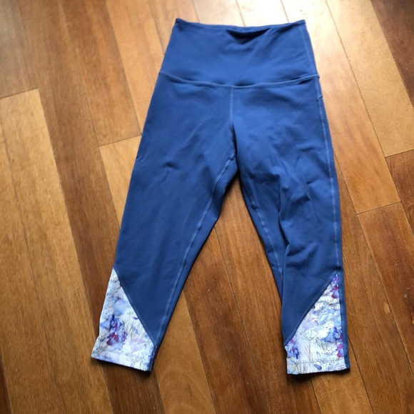 Amari Surge Crop leggings - Picture 2 of 3